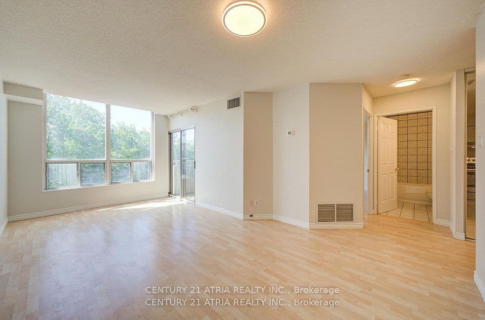 897 Sheppard Avenue W 310, Toronto, ON M3H 2T4 – main photo