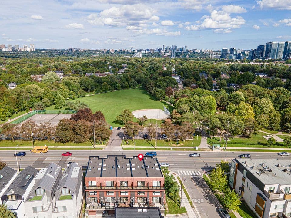 2962B Bayview Avenue, Toronto, ON M2N 5K7 – main photo