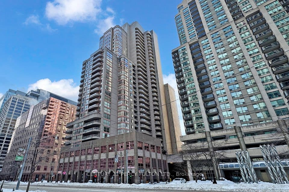 736 Bay Street 703, Toronto, ON M5G 2M4 – main photo
