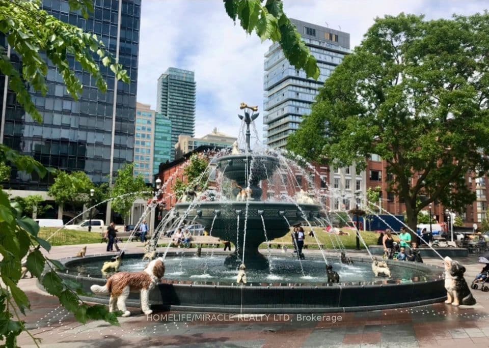 1 scott Street 202W, Toronto, ON M5E 1A1 – photo 2