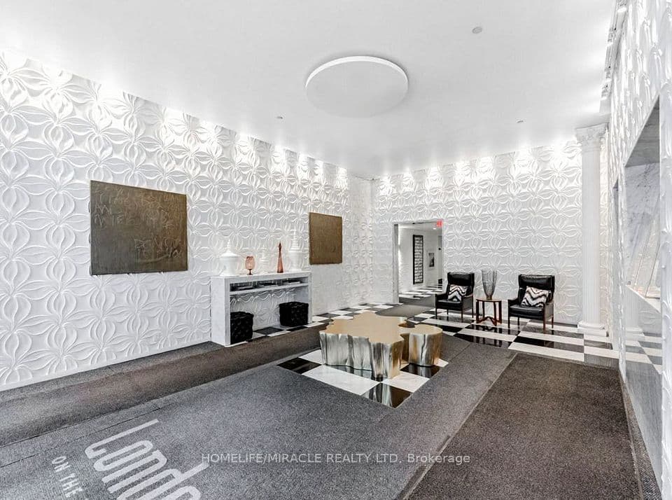 1 scott Street 202W, Toronto, ON M5E 1A1 – photo 3