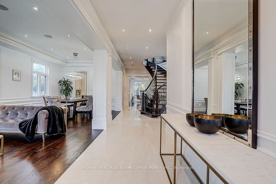 21 Yorkview Drive, Toronto, ON M2N 2R9 – photo 3