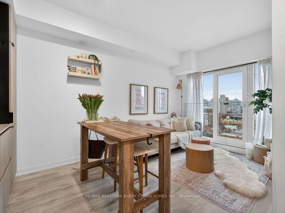 2 Augusta Avenue PH3, Toronto, ON M5V 0T3 – photo 3