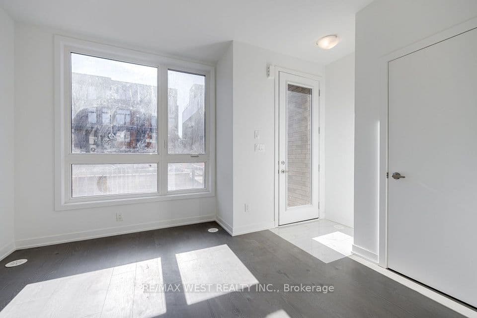 122 Green Gardens Boulevard, Toronto, ON M6A 0E5 – photo 3