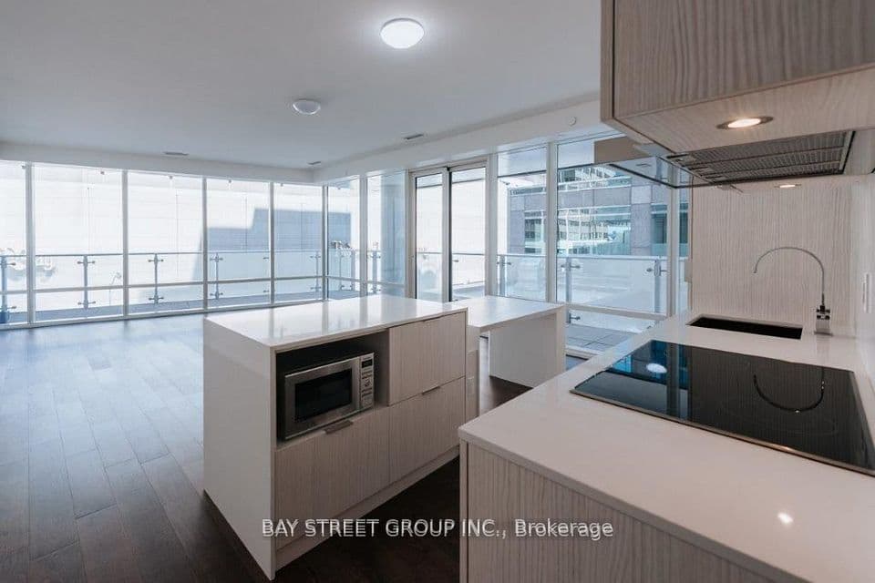 1 Bloor Street E 326, Toronto, ON M4W 0A8 – photo 3