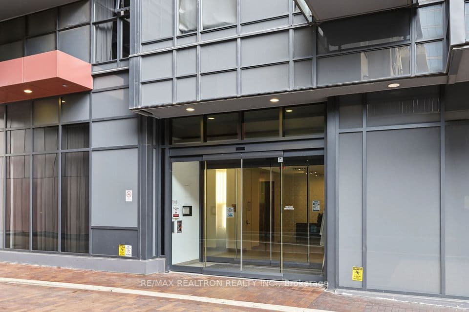 560 Front Street W 722, Toronto, ON M5V 1C1 – photo 3