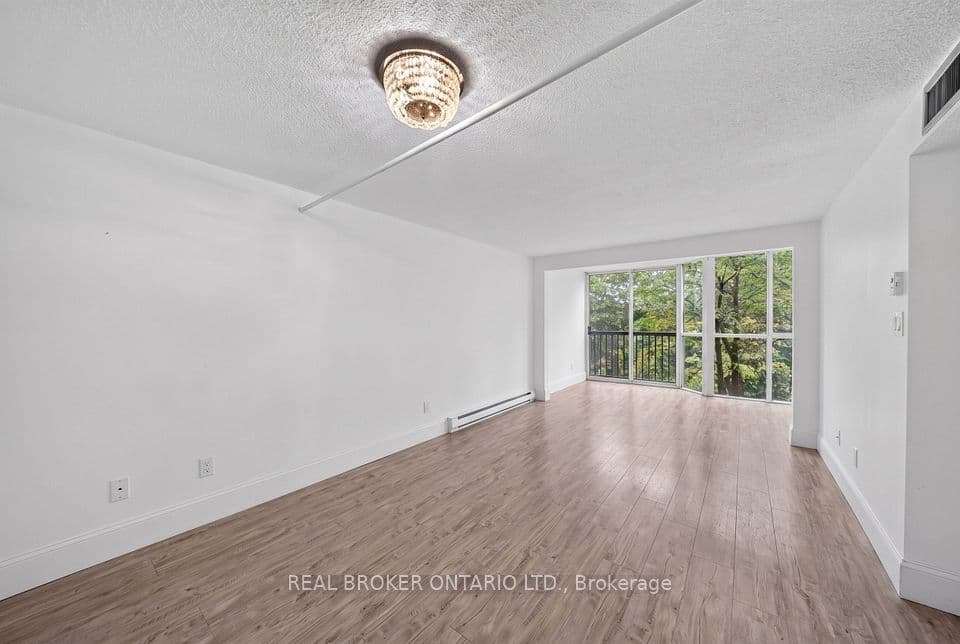 5795 Yonge Street 312, Toronto, ON M2M 4J3 – photo 2