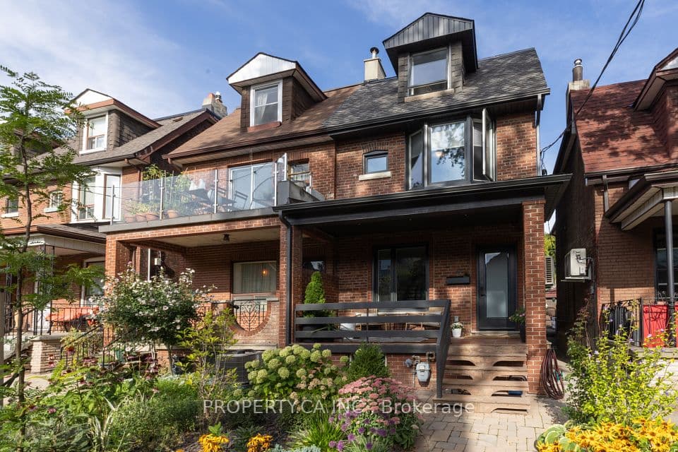 301 Grace Street, Toronto, ON M6G 3A7 – main photo