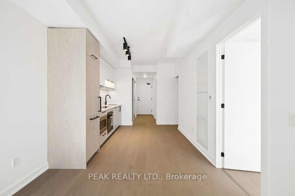 91 Montclair Avenue 1803, Toronto, ON M5P 0B1 – photo 3