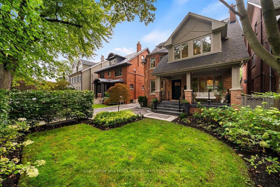 37 St Andrews Gardens, Toronto, ON M4W 2C9 – photo 2