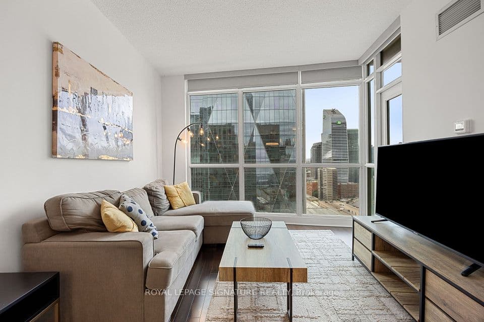 18 Yonge Street 3602, Toronto, ON M5E 1Z8 – photo 2