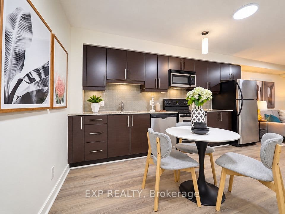 18 Harbour Street 703, Toronto, ON M5J 2Z6 – photo 3