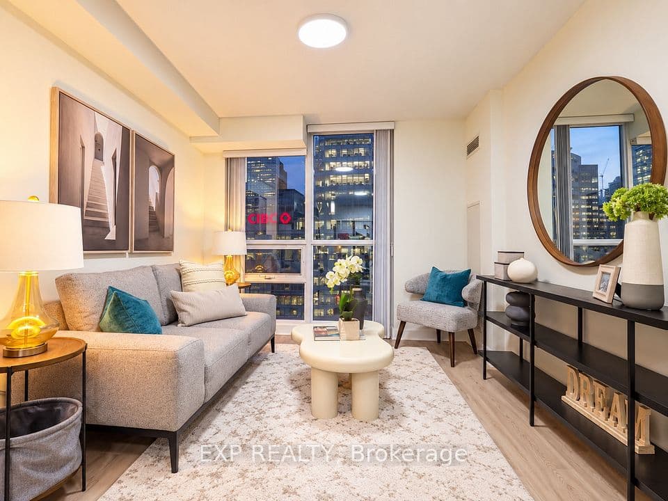 18 Harbour Street 703, Toronto, ON M5J 2Z6 – main photo