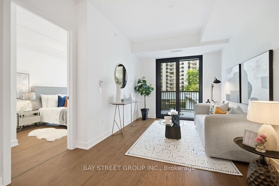 91 Montclair Avenue 639, Toronto, ON M5P 0B1 – photo 2