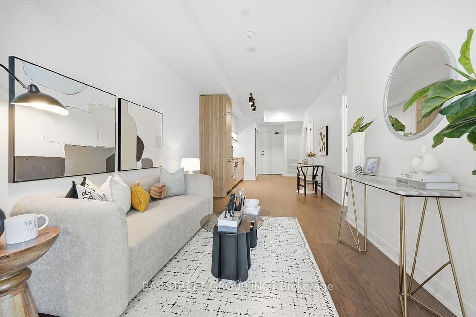 91 Montclair Avenue 639, Toronto, ON M5P 0B1 – main photo
