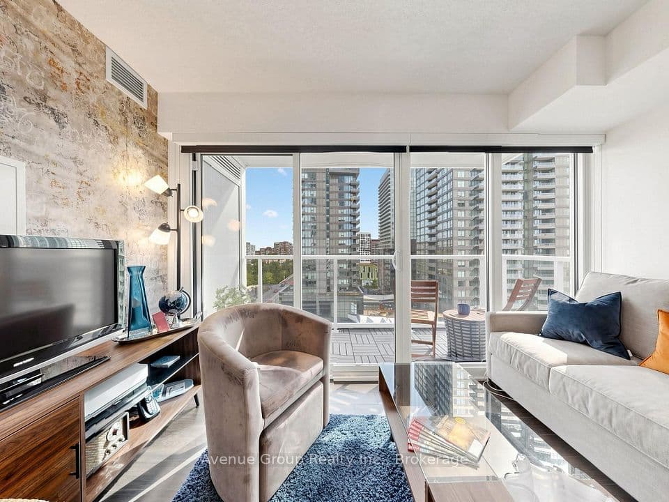 19 Bathurst Street 1105, Toronto, ON M5V 0N2 – main photo