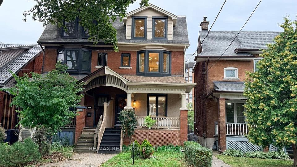 237 Melita Avenue, Toronto, ON M6G 2A1 – main photo