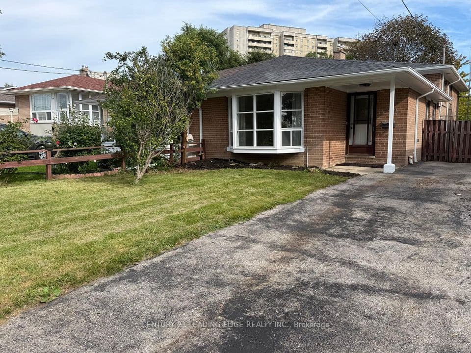 219 Lynedock Crescent, Toronto, ON M3A 2B5 – main photo
