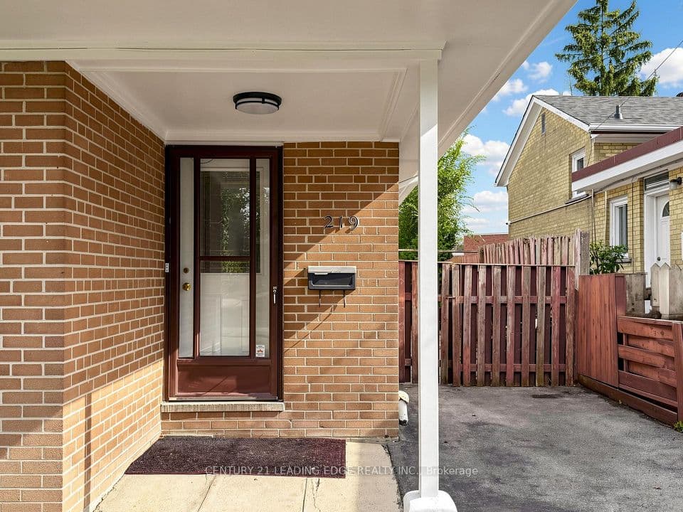219 Lynedock Crescent, Toronto, ON M3A 2B5 – photo 3