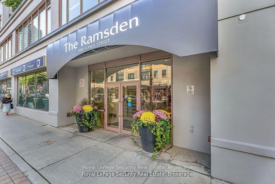 980 Yonge Street 403, Toronto, ON M4W 3V8 – photo 2