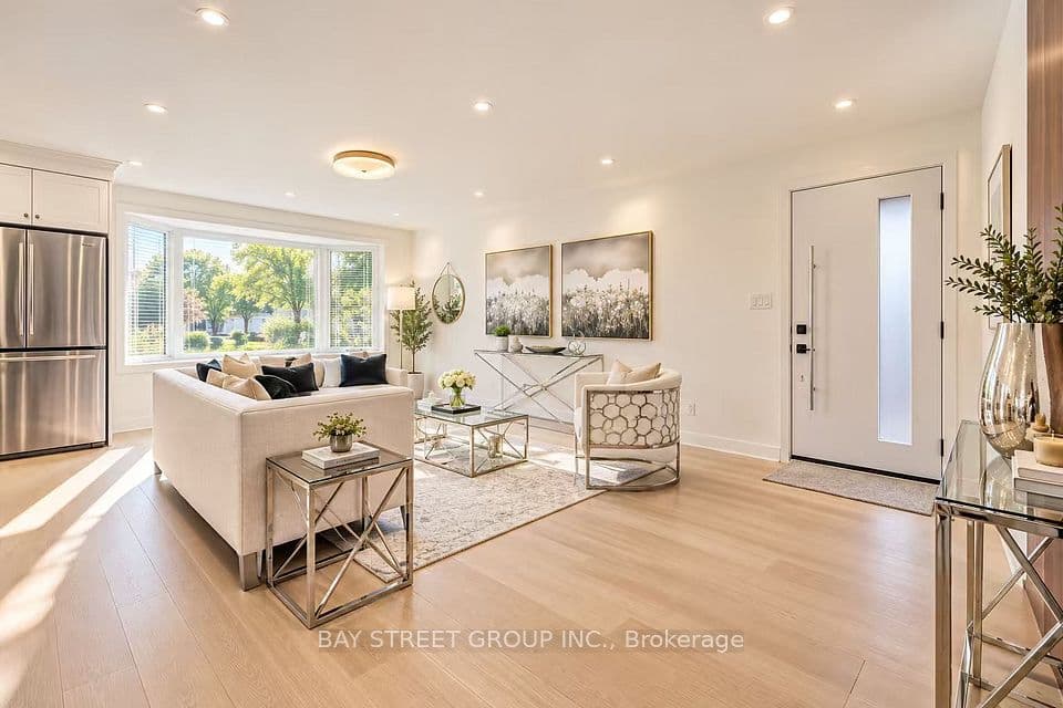 60 Warner Avenue, Toronto, ON M4A 1Z4 – main photo