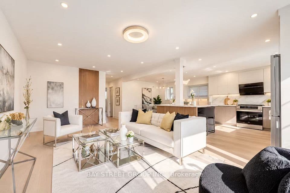 60 Warner Avenue, Toronto, ON M4A 1Z4 – photo 3