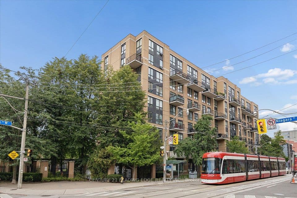 800 King Street W PH811, Toronto, ON M5V 3M7 – main photo