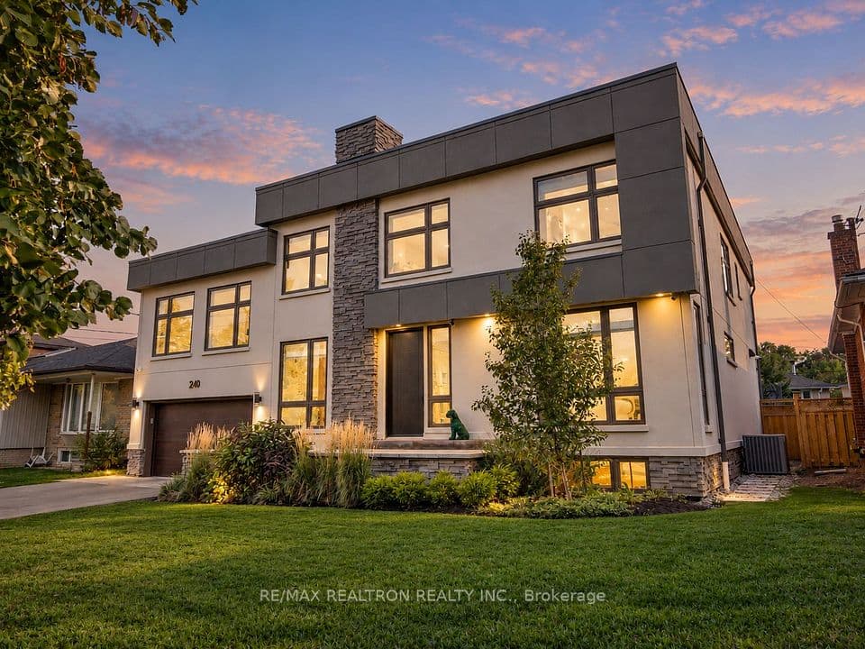 240 Maxwell Street, Toronto, ON M3H 5B7 – main photo