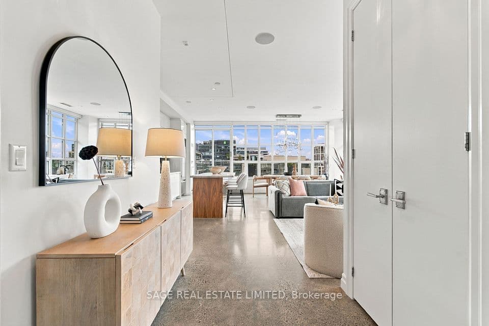 19 Brant Street 903, Toronto, ON M5V 2L2 – photo 3