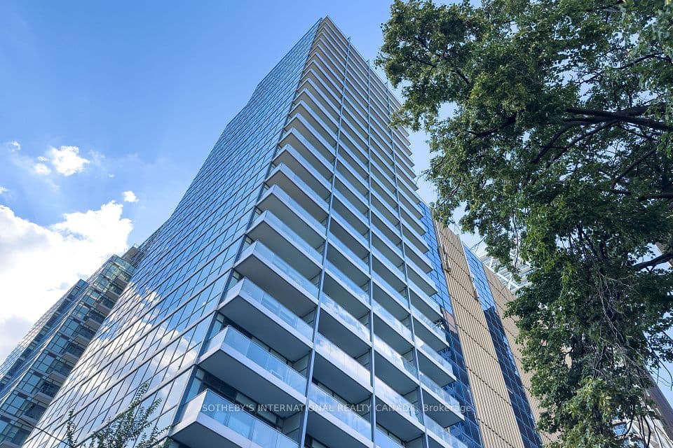 210 Simcoe Street 1913, Toronto, ON M5T 0A9 – main photo