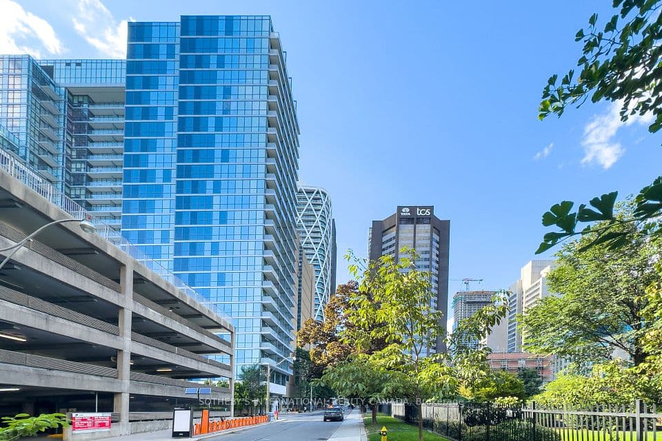 210 Simcoe Street 1913, Toronto, ON M5T 0A9 – photo 3