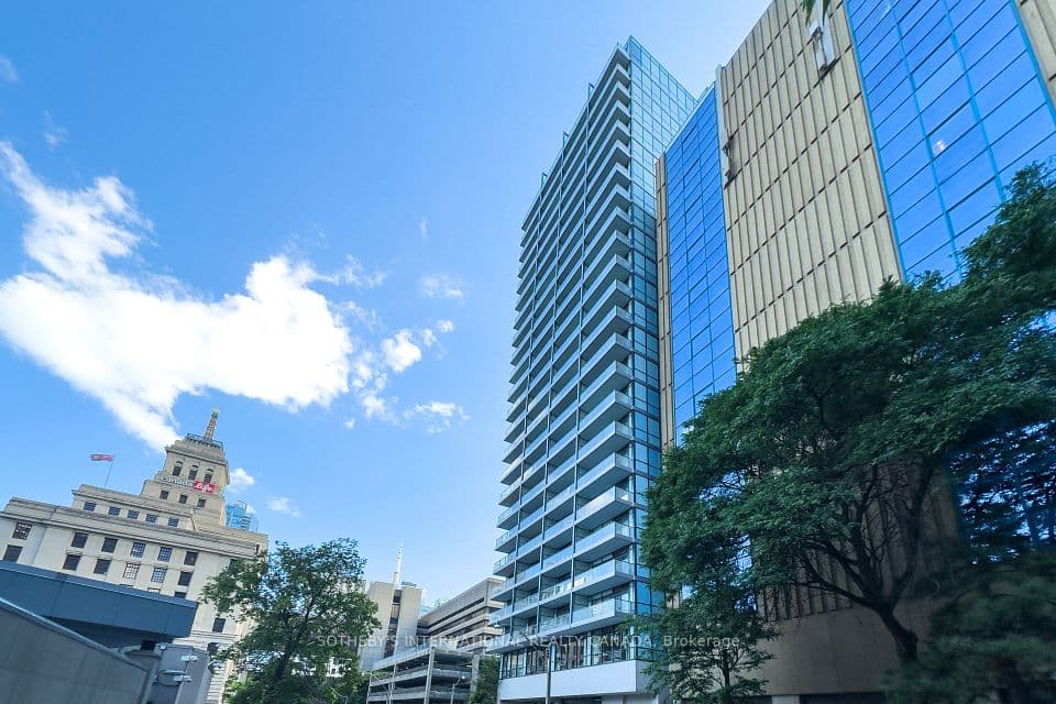 210 Simcoe Street 1913, Toronto, ON M5T 0A9 – photo 2