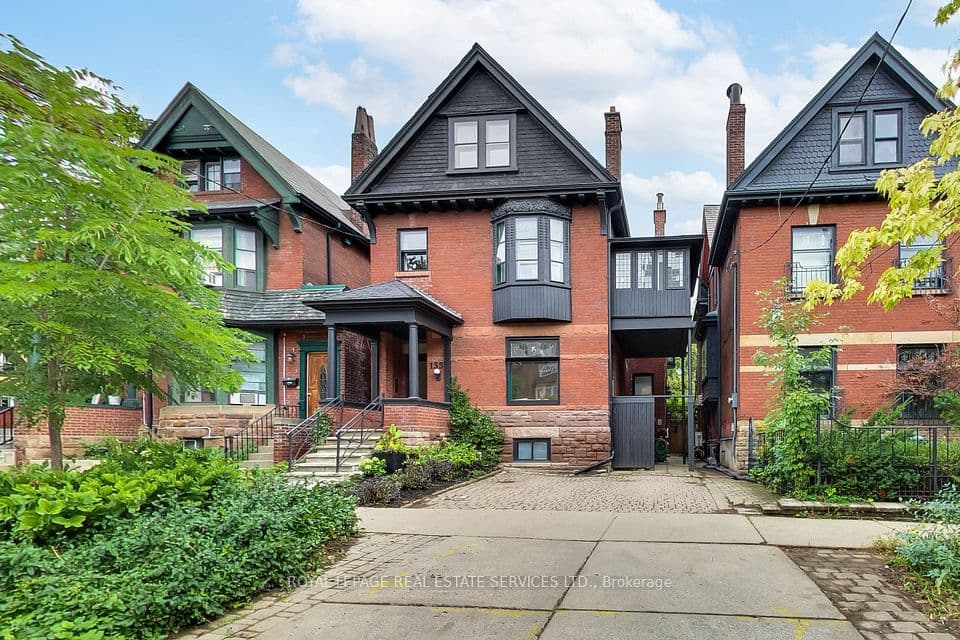 135 Madison Avenue, Toronto, ON M5R 2S3 – main photo