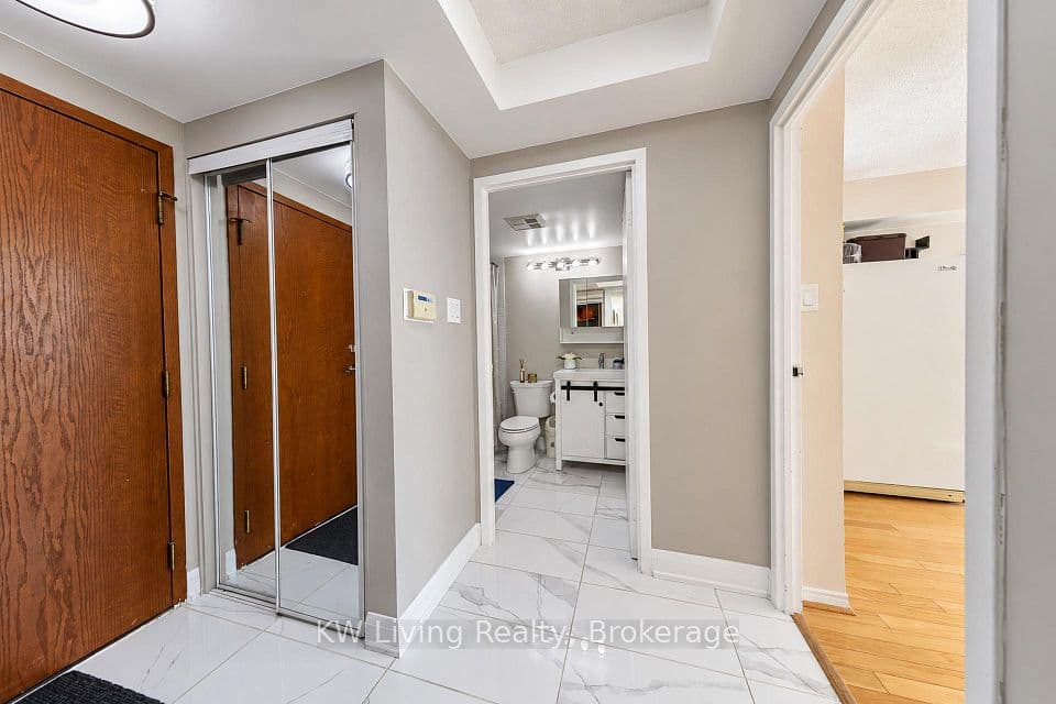 10 Yonge Street 1702, Toronto, ON M5E 1R4 – photo 3