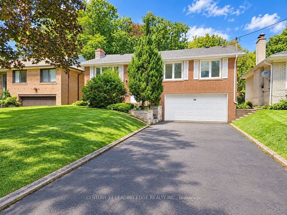 39 Sumner Heights Drive, Toronto, ON M2K 1Y2 – main photo