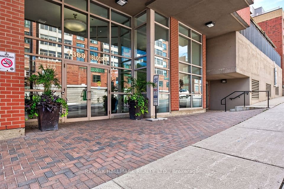 1369 Bloor Street W 806, Toronto, ON M6P 4J4 – photo 3