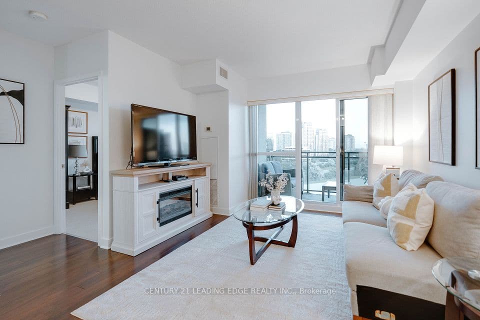 120 Dallimore Circle 820, Toronto, ON M3C 4J1 – main photo