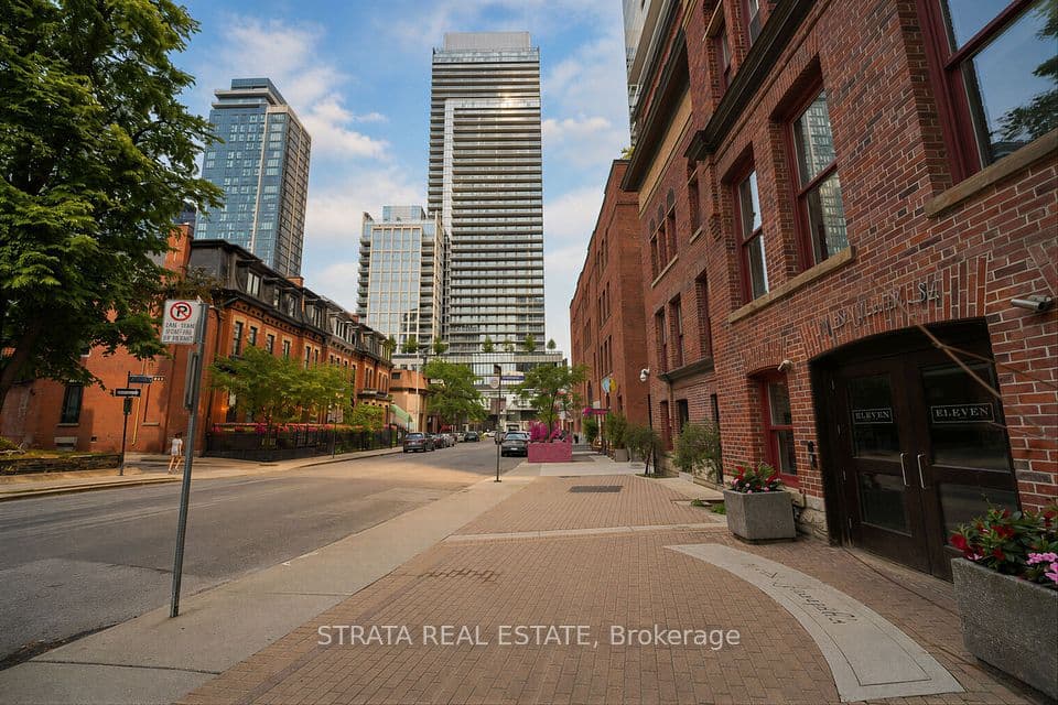 11 St Joseph Street 304, Toronto, ON M4Y 3G4 – main photo