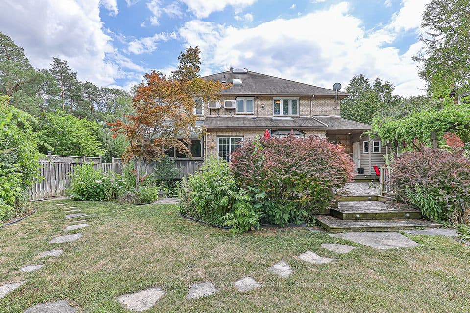 338 Mckee Avenue, Toronto, ON M2N 4E5 – main photo