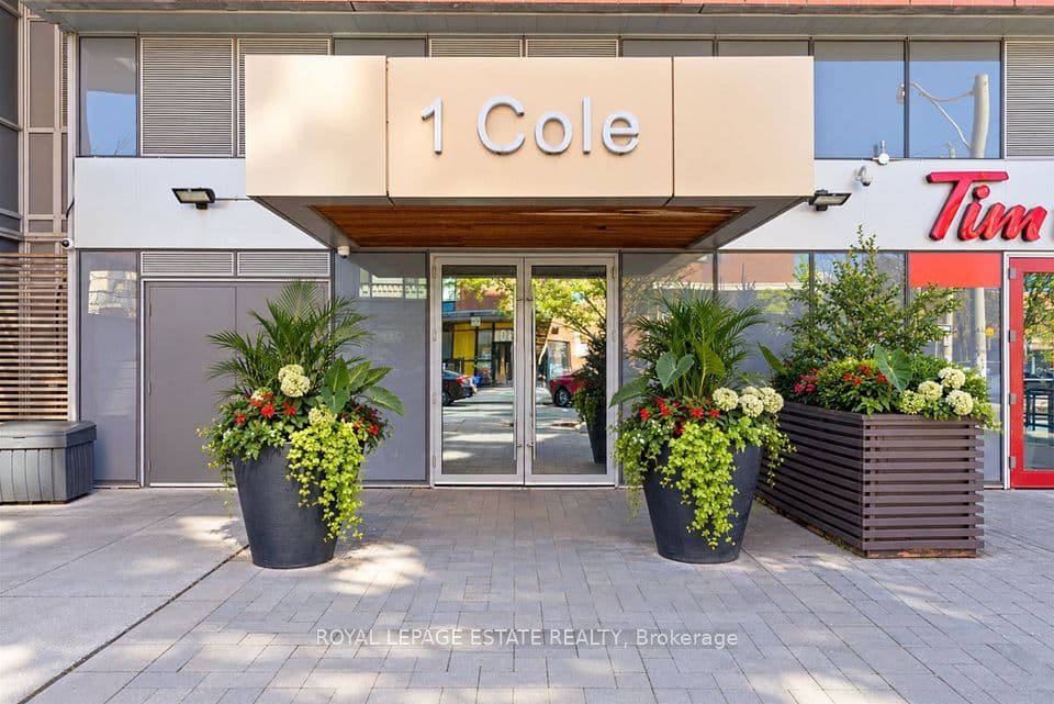 1 Cole Street 504, Toronto, ON M5A 4M2 – main photo