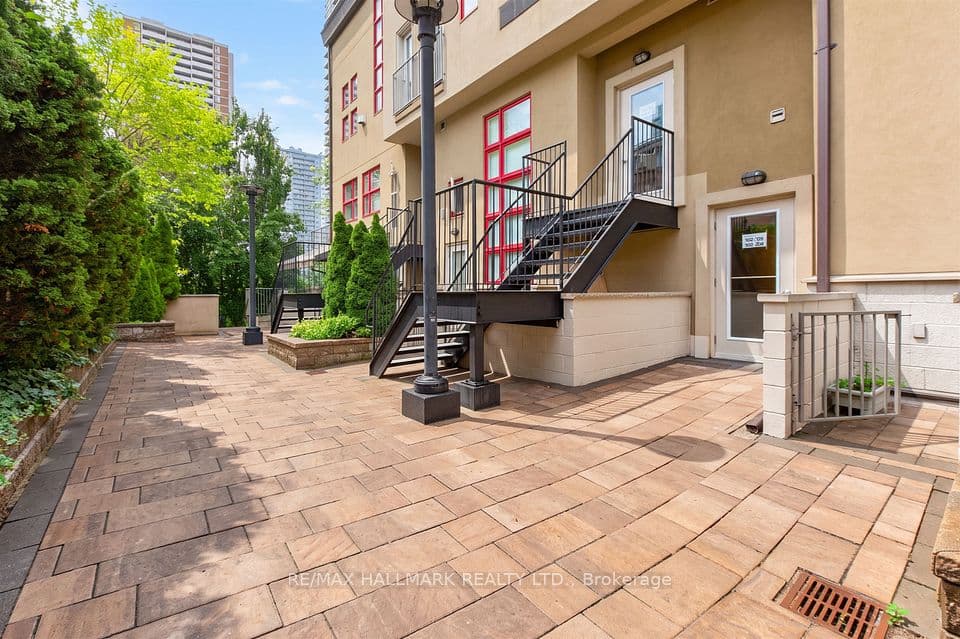 21 Earl Street 103, Toronto, ON M4Y 3C8 – photo 3