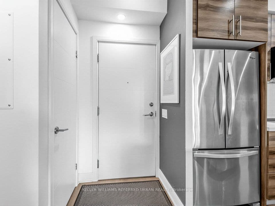 525 Adelaide Street W 919, Toronto, ON M5V 0N7 – photo 2