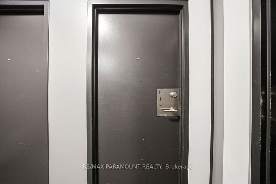 11 Brunel Court 215, Toronto, ON M5V 3Y3 – photo 3