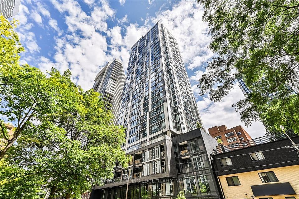 65 Mutual Street 2703, Toronto, ON M5B 0E5 – main photo