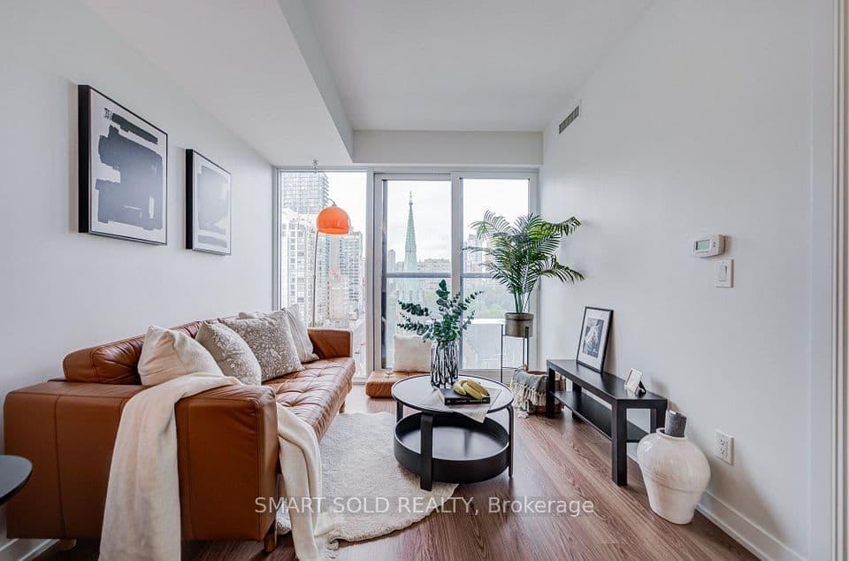 319 Jarvis Street 907, Toronto, ON M5B 0C8 – main photo