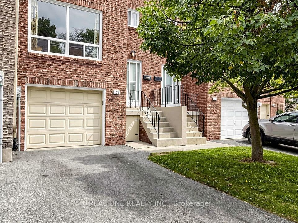 174 Rusty Crestway, Toronto, ON M2J 2Y6 – photo 3