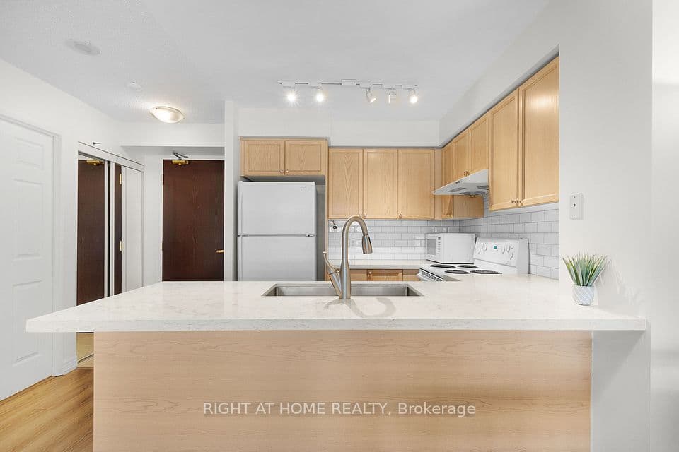 18 Parkview Avenue 1602, Toronto, ON M2N 7H7 – photo 3