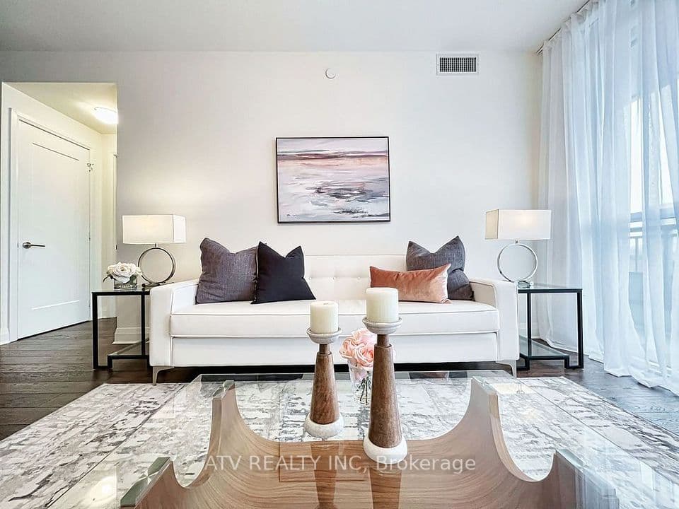 151 Avenue Road 506, Toronto, ON M5R 2H7 – photo 3