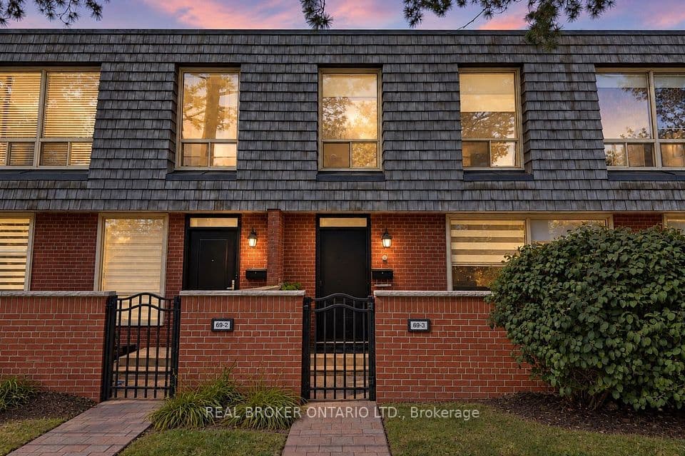69 Upper Canada Drive 3, Toronto, ON M2P 2A2 – main photo