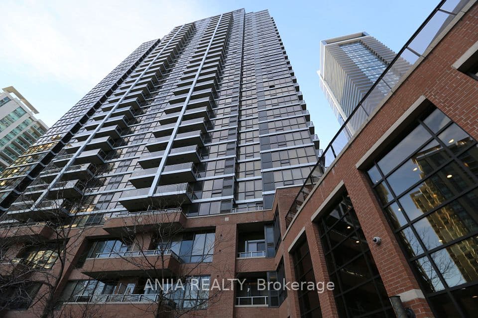 -33 Sheppard Avenue E 2010, Toronto, ON M2N 7K1 – main photo